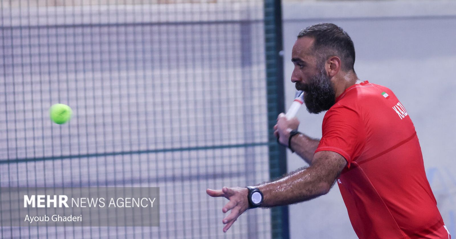 The Padel Vibora: The Bandeja's Aggressive Cousin