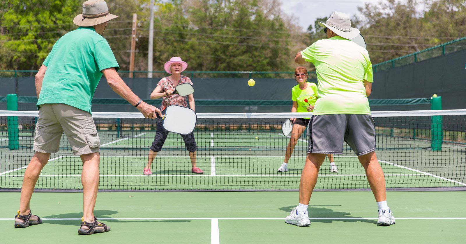 Padel vs Pickleball: What's the Difference? (A Bangkok Guide)